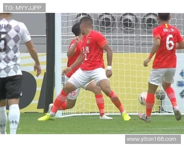 足球明星慷慨解囊的背后故事与他们的慈善事业探讨